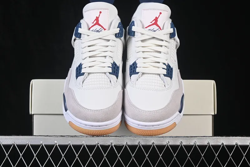 All categories Air Jordan Jordan series basketball shoes Air Jordan 4 LJR version Nike SB x Air Jordan 4 "Navy" AJ4 Joe 4 joint white and blue DR5415-100